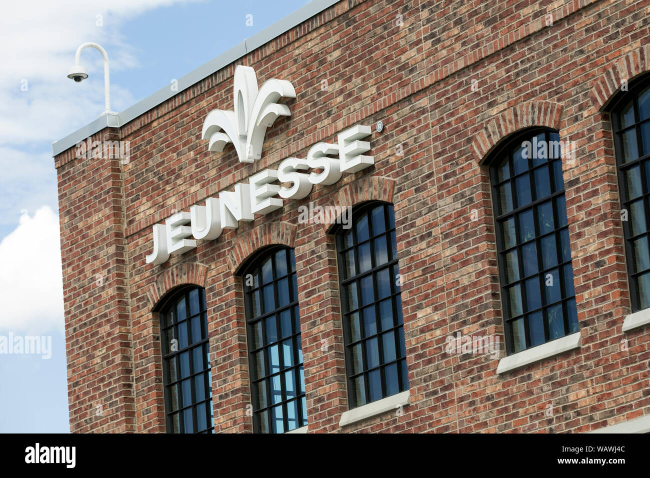 Un segno del logo al di fuori di una struttura occupata da Jeunesse Global nel tappeto, Utah sulla luglio 27, 2019. Foto Stock