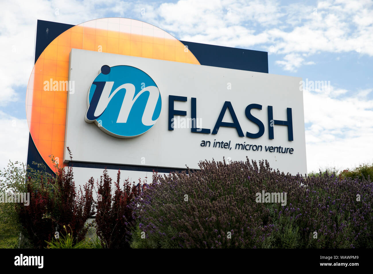 Un logo segno al di fuori della sede di IM Flash Technologies a Lehi, Utah sulla luglio 27, 2019. Foto Stock