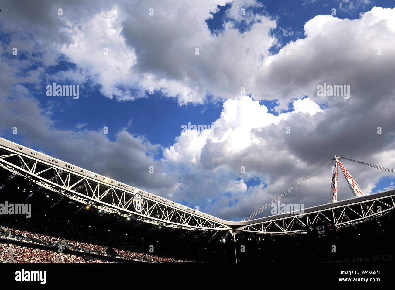La Juventus stadium con cielo molto nuvoloso Foto Stock