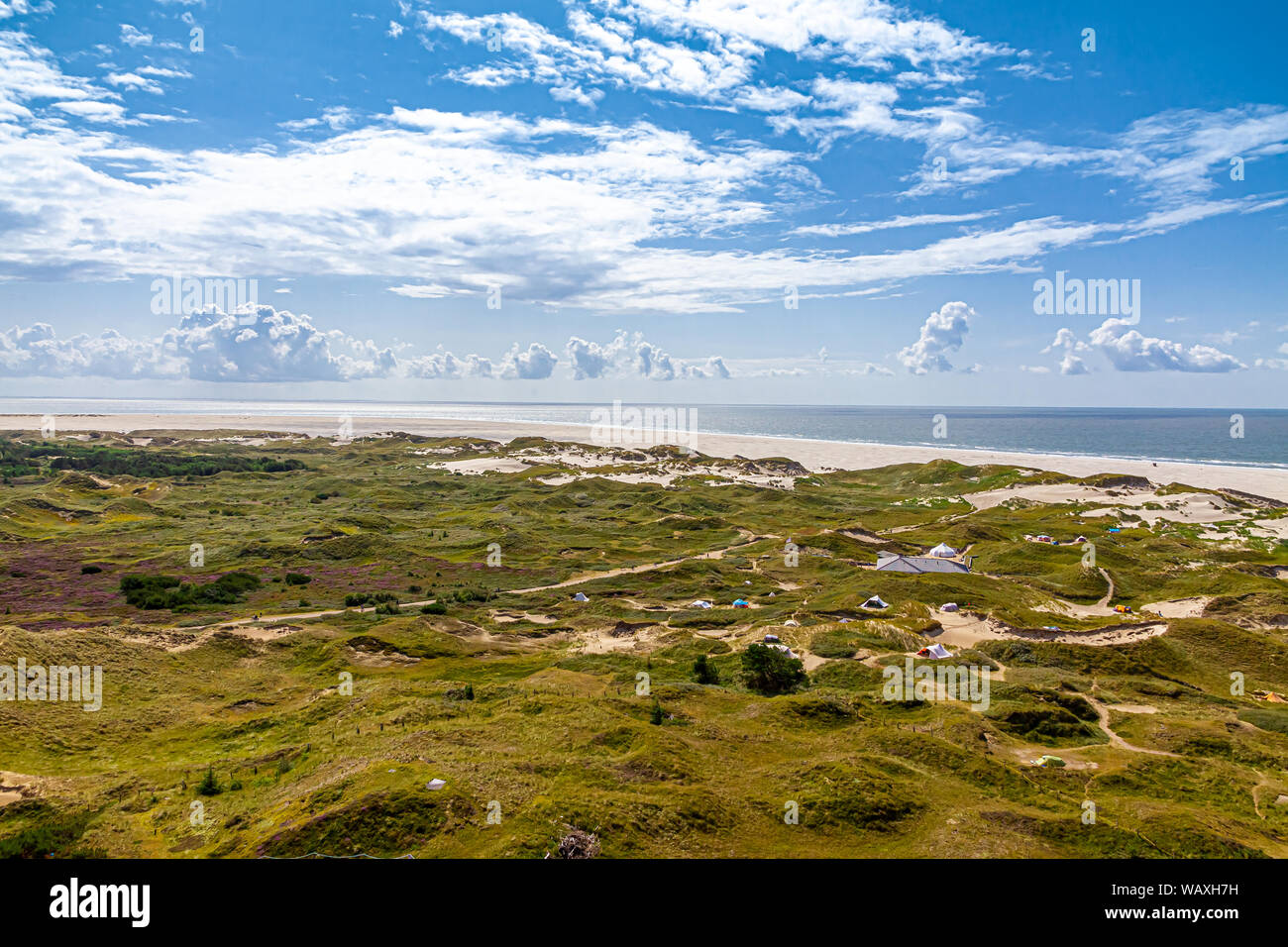 Vista da lighthous Amrum sulla costa Foto Stock