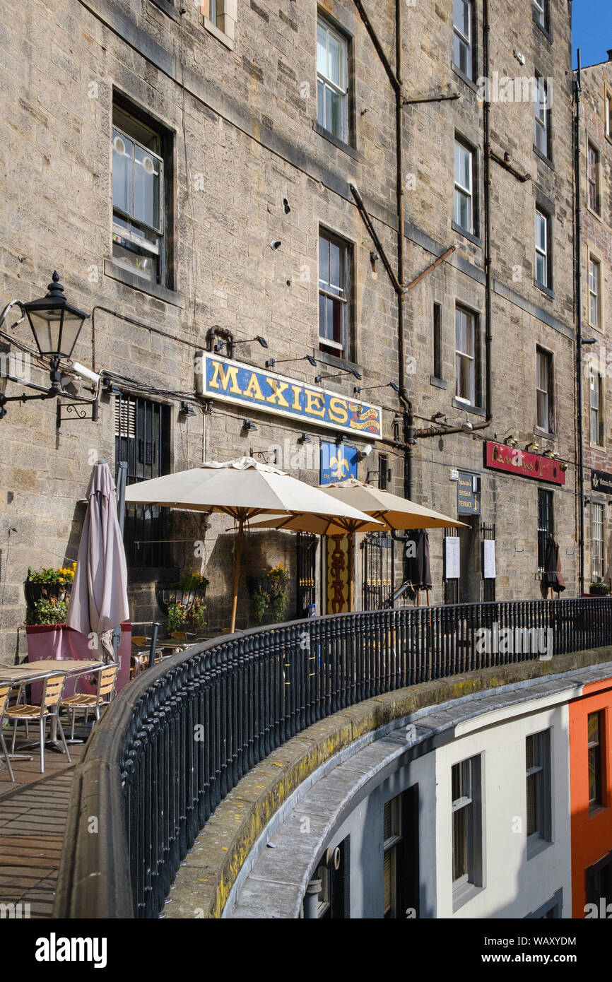 La parte posteriore del Maxie's Bistro su Victoria terrazza sopra Victoria Street di Edimburgo Città Vecchia Foto Stock