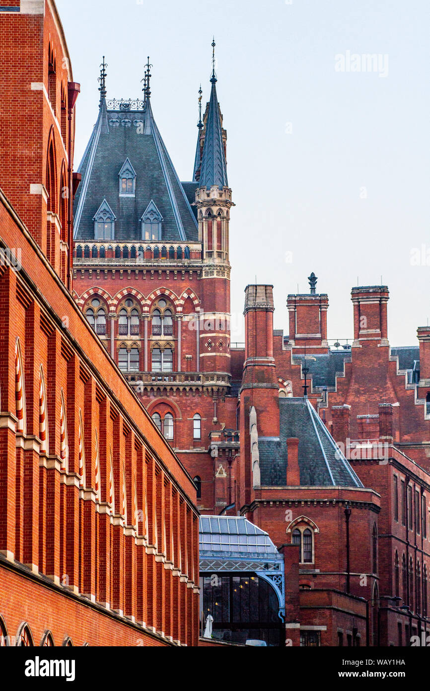 Vista di St Pancras Stazione ferroviaria dal retro Foto Stock