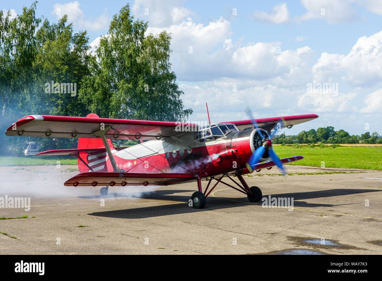 Storico motore unico aereo Antonov AN2, l'avviamento del motore Foto Stock
