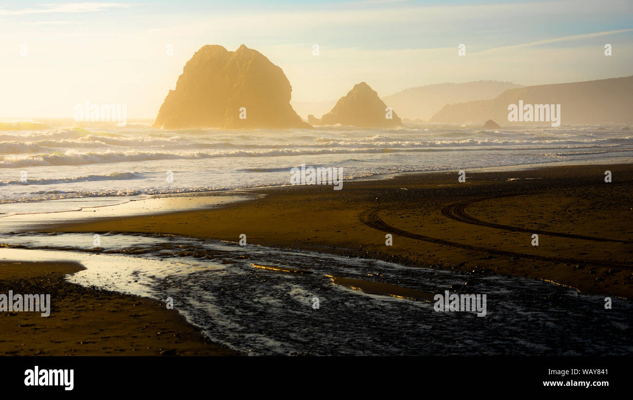 Mendocino spiaggia al tramonto Foto Stock