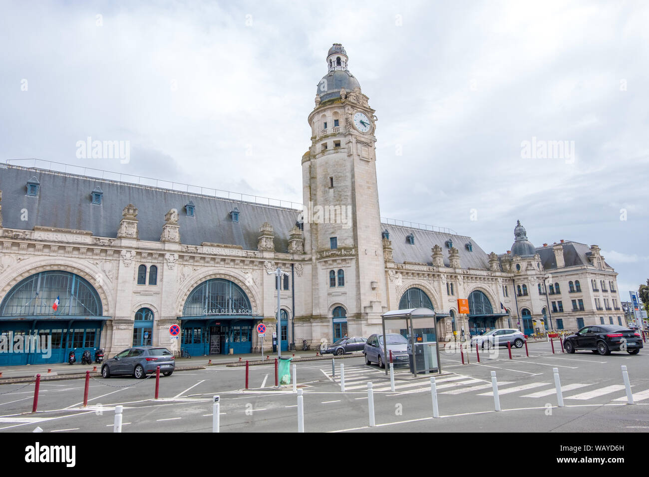 La Rochelle, Francia - 08 Maggio, 2019: Gare de La Rochelle è la principale stazione ferroviaria che serve La Rochelle, Francia Foto Stock
