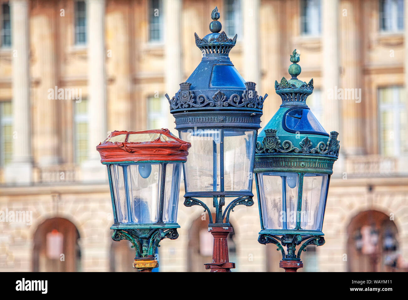 Lampade stradali sulle strade parigine Foto Stock