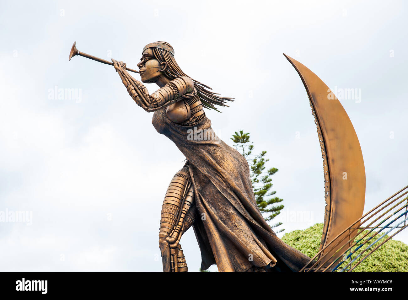 TURMEQUE, COLOMBIA agosto, 2019: monumento in onore degli indigeni Muisca presso la piazza centrale della città Turmeque in Colombia Foto Stock
