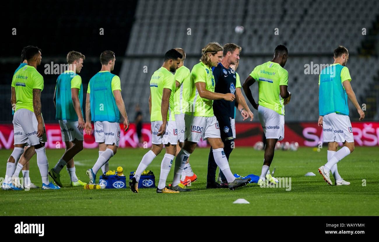 A Belgrado, in Serbia. Il 22 agosto, 2019. I giocatori di Molde warm up. Credito: Nikola Krstic/Alamy Live News Foto Stock