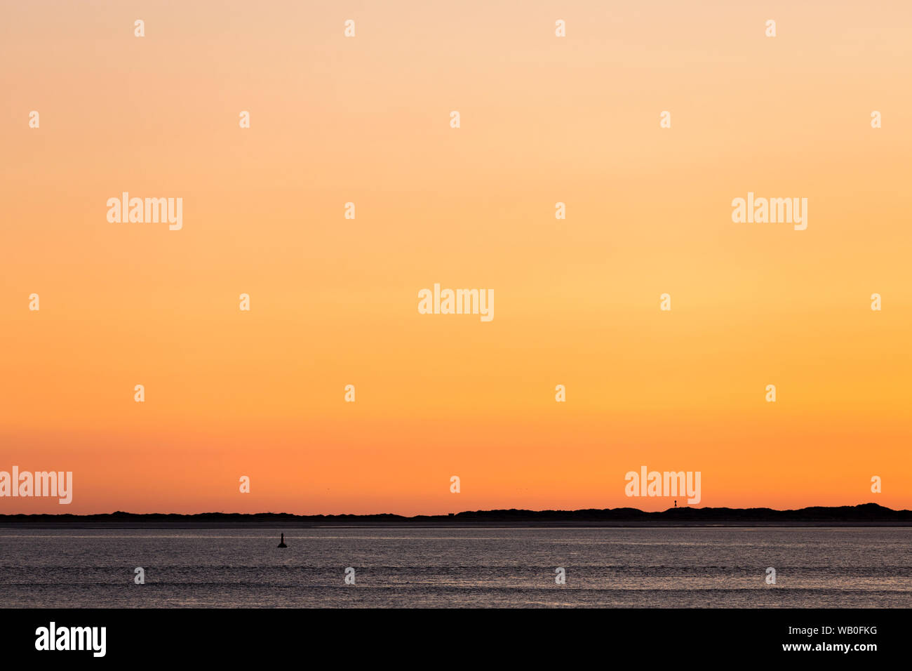 Norderney, Weststrand, Strand, Meer, Himmel, Juist; Sonnenuntergang Foto Stock