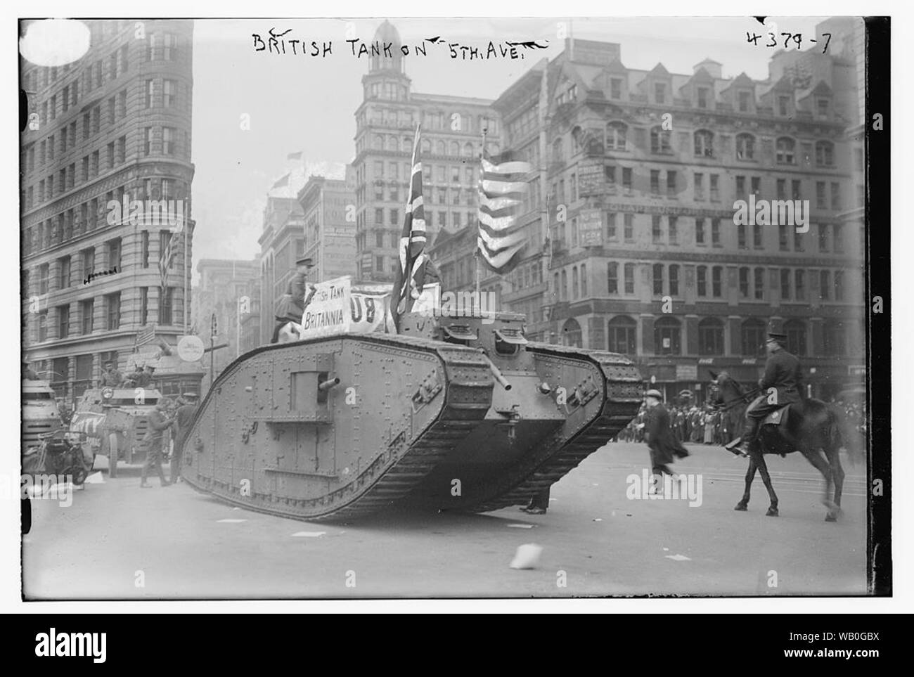 Vintage WWI auto blindate o serbatoio relative fotografia in bianco e nero Foto Stock