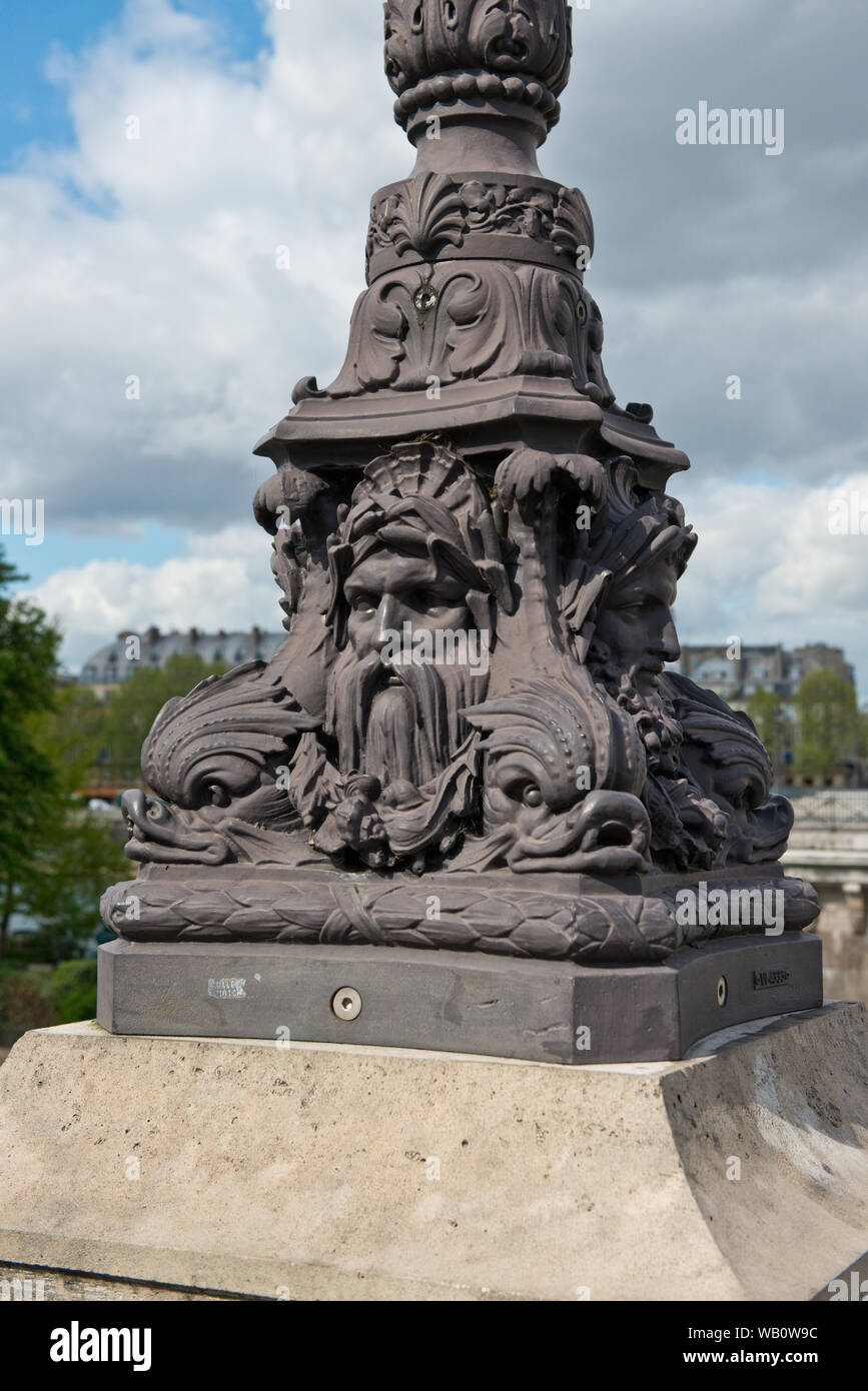 Lampione scultura su Pont Neuf ponte. Parigi, Francia Foto Stock