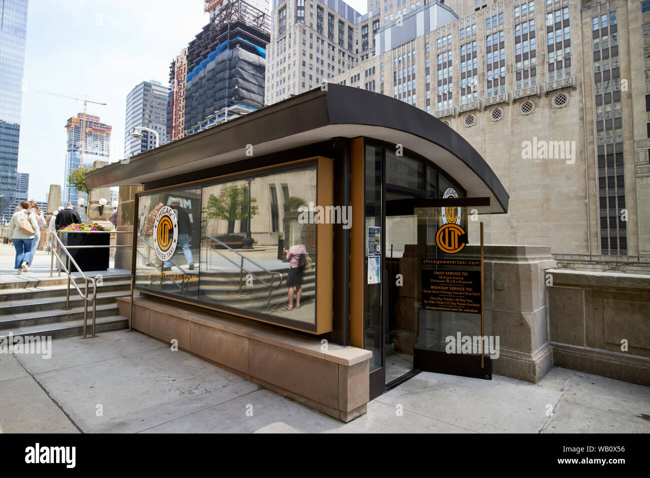 Ingresso a Chicago River taxi Riverside Plaza Chicago Illinois stati uniti d'America Foto Stock