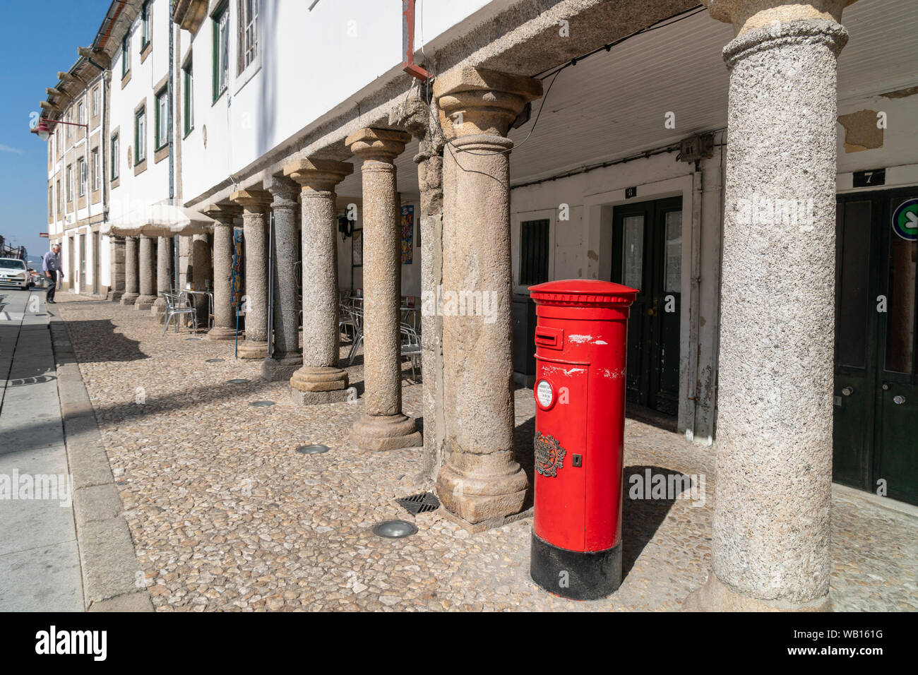 Tradizionale antica letter box in Praça Luís de Camões nel centro di Guarda, Beira Interior Norte, Portogallo settentrionale. Foto Stock