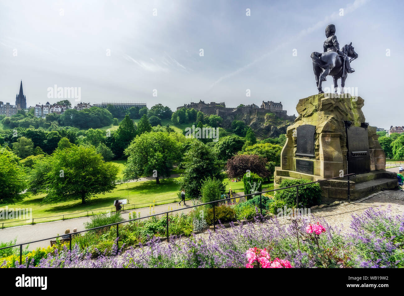 Regno Unito, Scozia, Edimburgo, Castle Rock, soldato monumento del Royal Scot Grays Foto Stock
