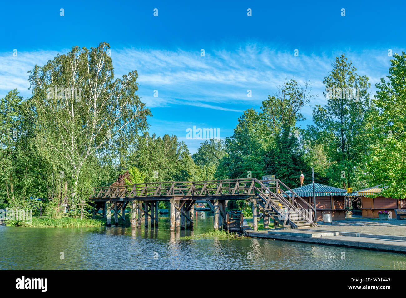 Germania, Luebbenau, vista olf ponte in legno Foto Stock