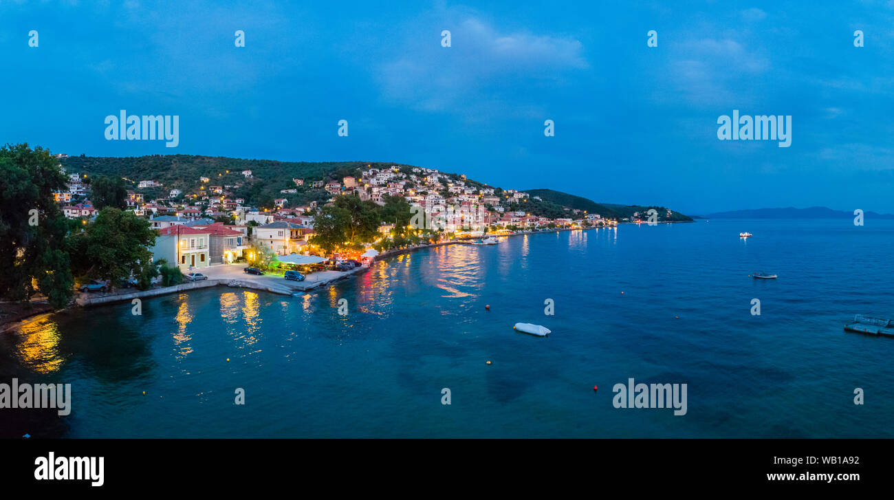 Grecia, il Mare Egeo, Pagasetic Gulf, Afissos di sera Foto Stock