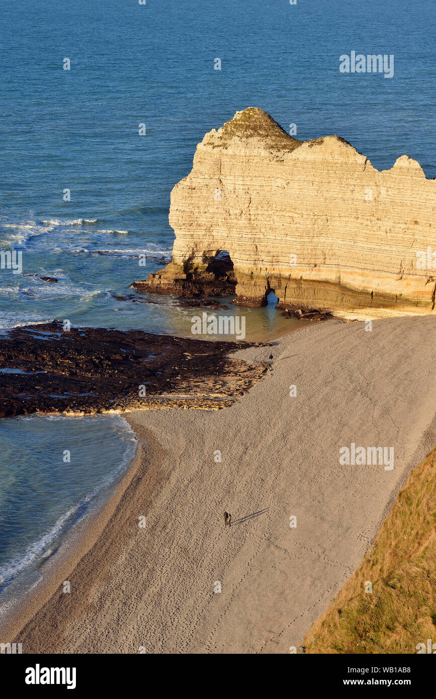 Francia, Alta Normandia, vicino a Etretat, Arco Naturale Porte d'Amaont Foto Stock