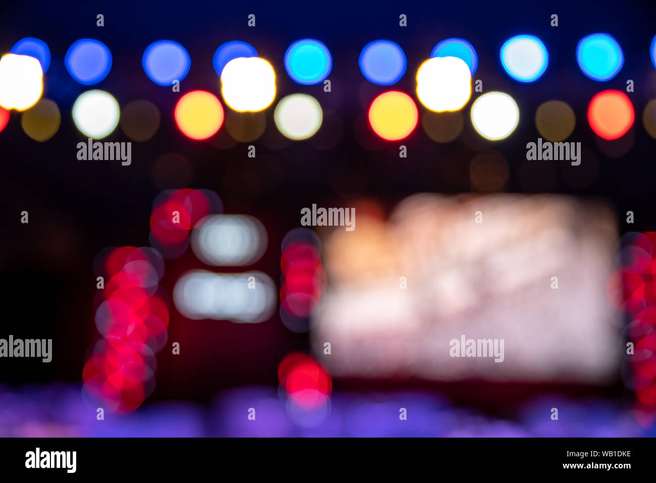 Corlorful bokeh lights out astratta di sfondo focalizzato Foto Stock