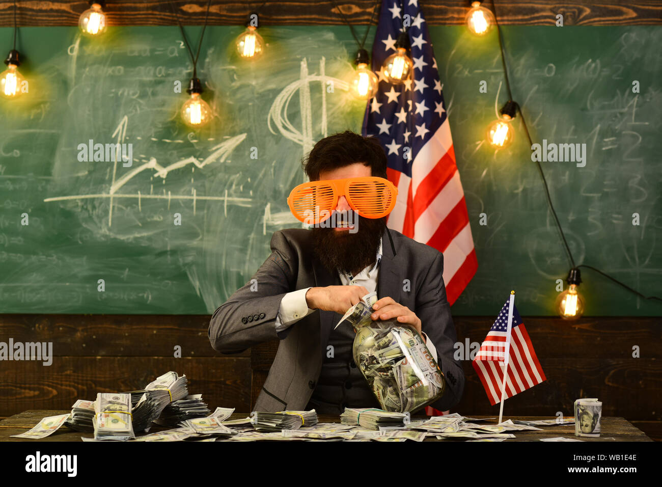 Pianificazione del reddito di aumento della dotazione di bilancio politica. Giorno di Indipendenza degli Stati Uniti d'America. Travel Vacation concetto. scuola nel luglio 4. Economia e finanza. Il patriottismo e fre Foto Stock