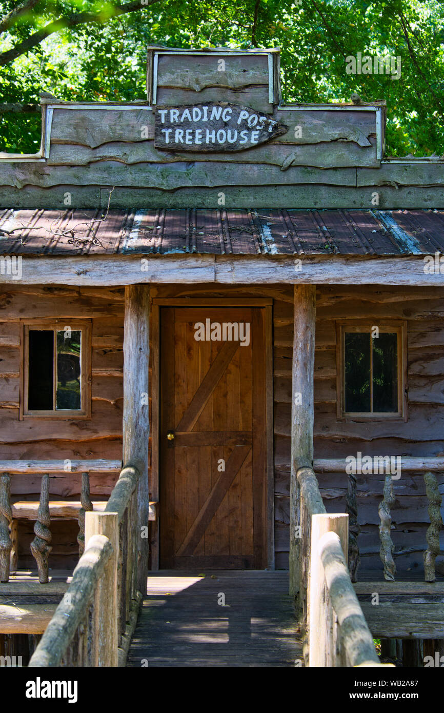 Questo rustico treehouse è parte dell'Huntsville Giardino Botanico in Huntsville, AL. Foto Stock