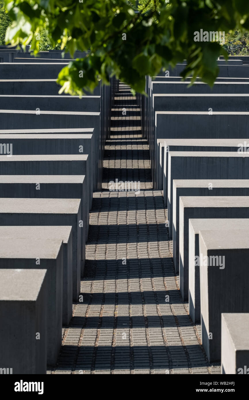 Il memoriale dell'olocausto Germania Berlino memoriale al assassinato ebrei di Europa Foto Stock