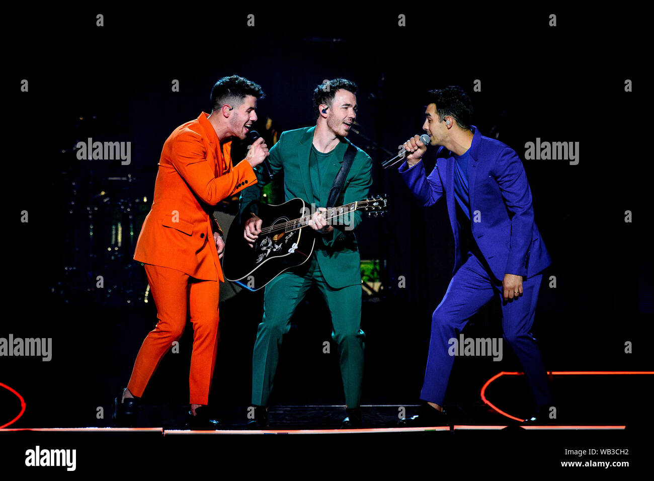 Toronto, Canada. 23 Ago, 2019. Kevin Jonas Joe Jonas e Nick Jonas i membri dell'American pop rock band, Jonas Brothers, eseguire a un sold out show in Toronto. Credito: SOPA Immagini limitata/Alamy Live News Foto Stock