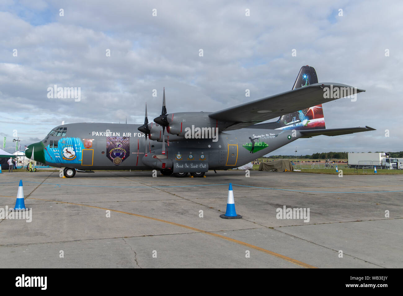 Un bel dipinto Lockheed C-130E Hercules del Pakistan Air Force Foto Stock