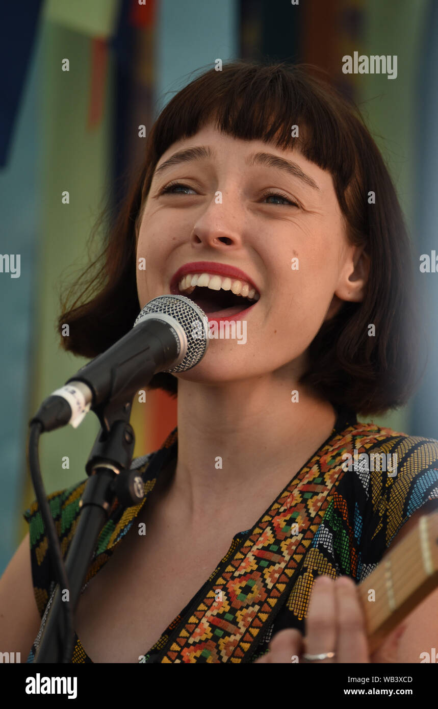 Stella Donnelly al Green Man Festival 2019. Foto Stock