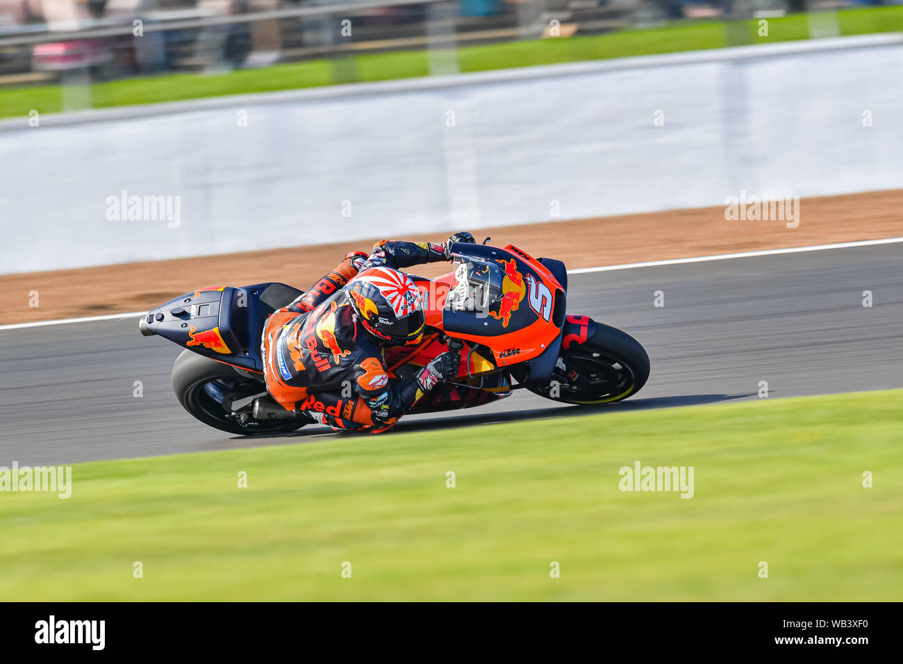 TOWCESTER, Regno Unito. 24 Ago, 2019. Johann Zarco (FRA) della Red Bull KTM Factory Racing durante la sessione di prove libere 3 di GoPro British Grand Prix sul circuito di Silverstone il Sabato, 24 agosto 2019 a Towcester, Inghilterra. Credito: Taka G Wu/Alamy Live News Foto Stock