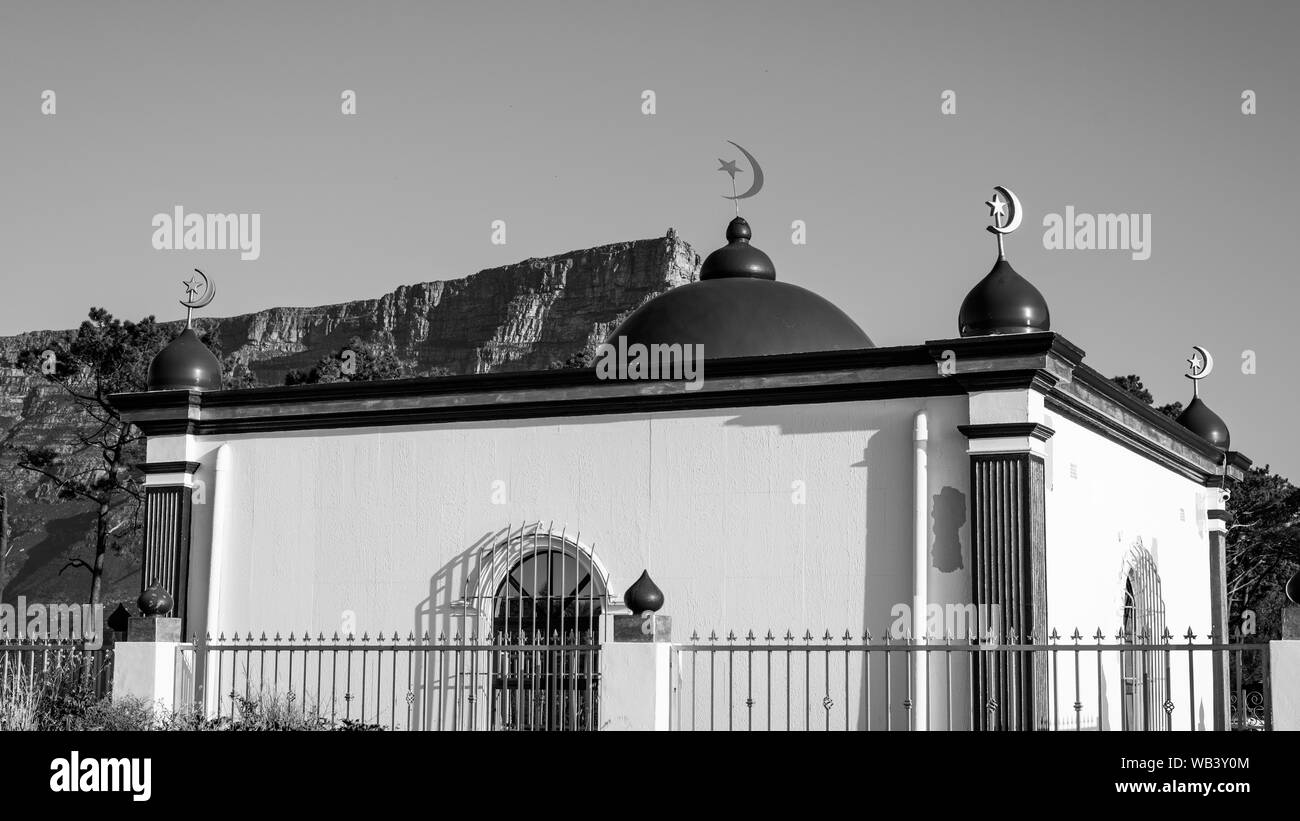 Il Kramat su Cape Town Signal Hill onori Shaykh Mohamad Hassen Ghaibie Shah, accreditato come portando l'Islam a capo in 1600s Foto Stock
