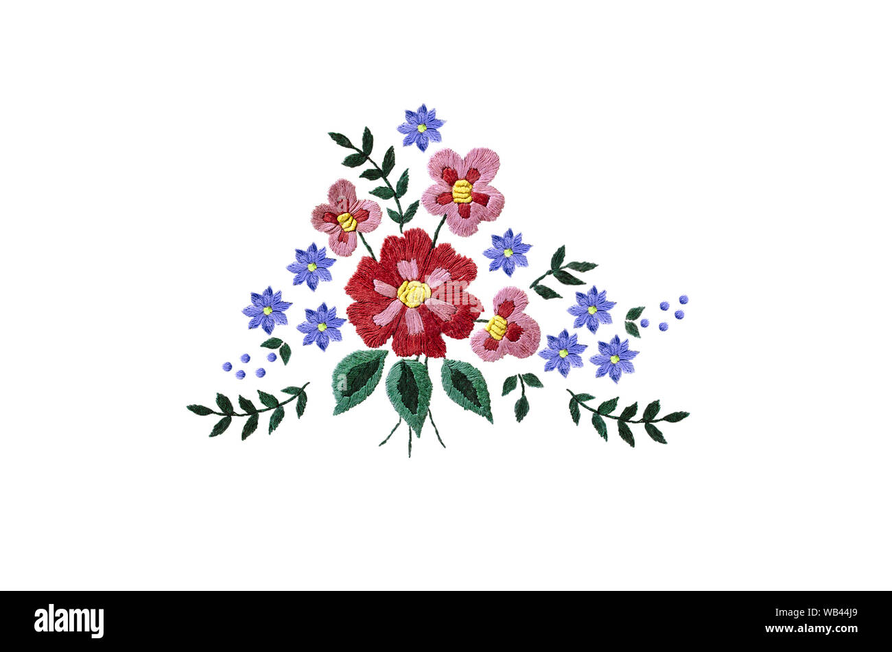 Bouquet di ricamo del rosso e del viola fiori e foglie su sfondo bianco Foto Stock