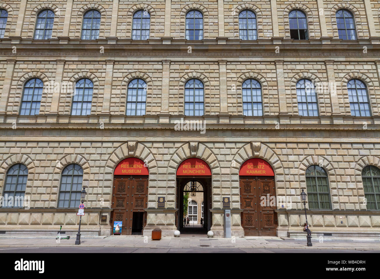 Il Königsbau, Residenz (Residence), l'ex palazzo reale dei Wittelsbach monarchi della Baviera, Max-Joseph-Platz, Monaco di Baviera, Germania. Foto Stock
