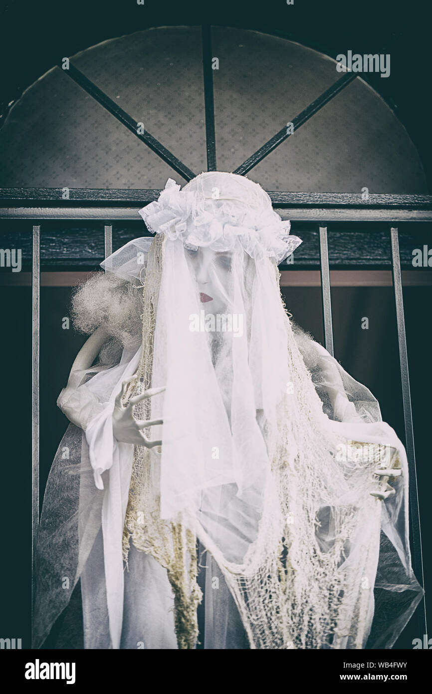 Sposa appeso all'ingresso, Halloween - Sidney II Foto Stock