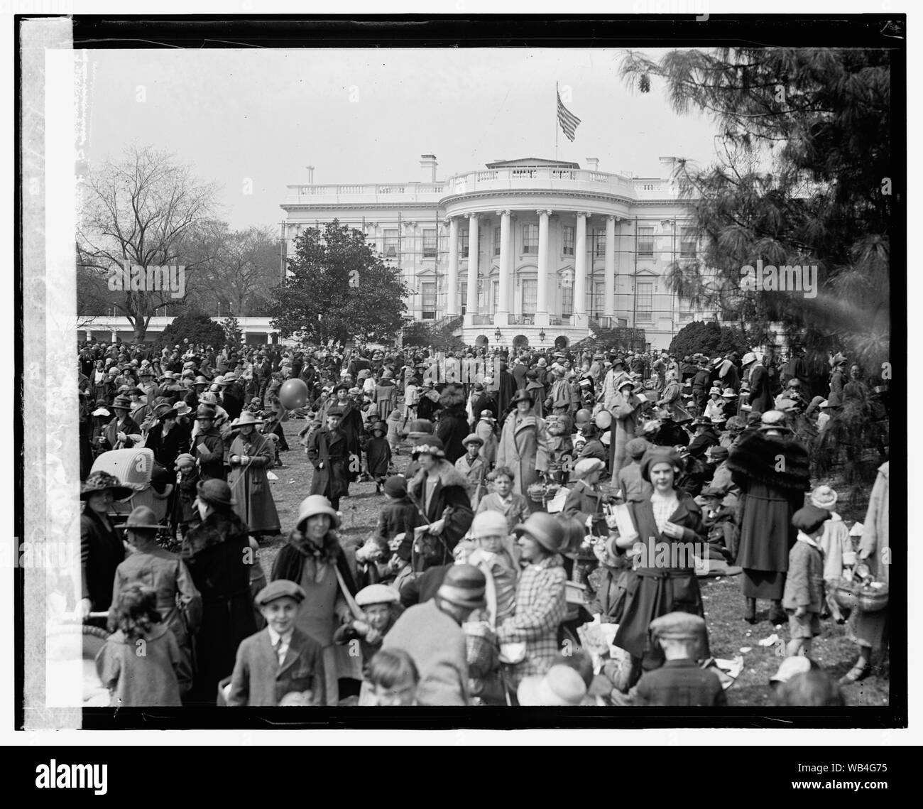 Uovo di Pasqua il rotolamento, 4/21/24 Abstract/medio nazionale: Foto Azienda Collection Foto Stock