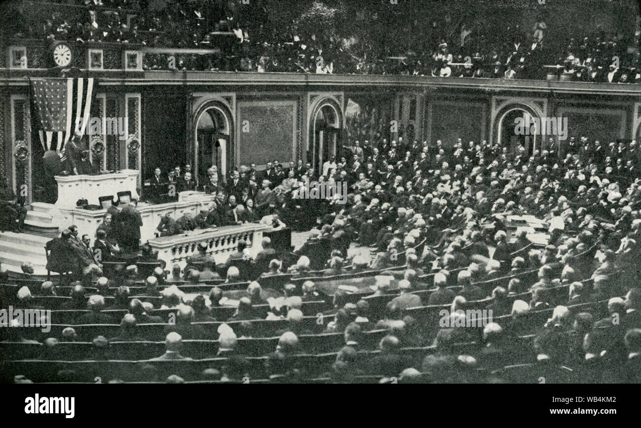 Questa foto risale al 28 ottobre 1918. La didascalia recita: Re Alberto del Belgio si rivolge alla Camera dei rappresentanti di Washington. Foto Stock