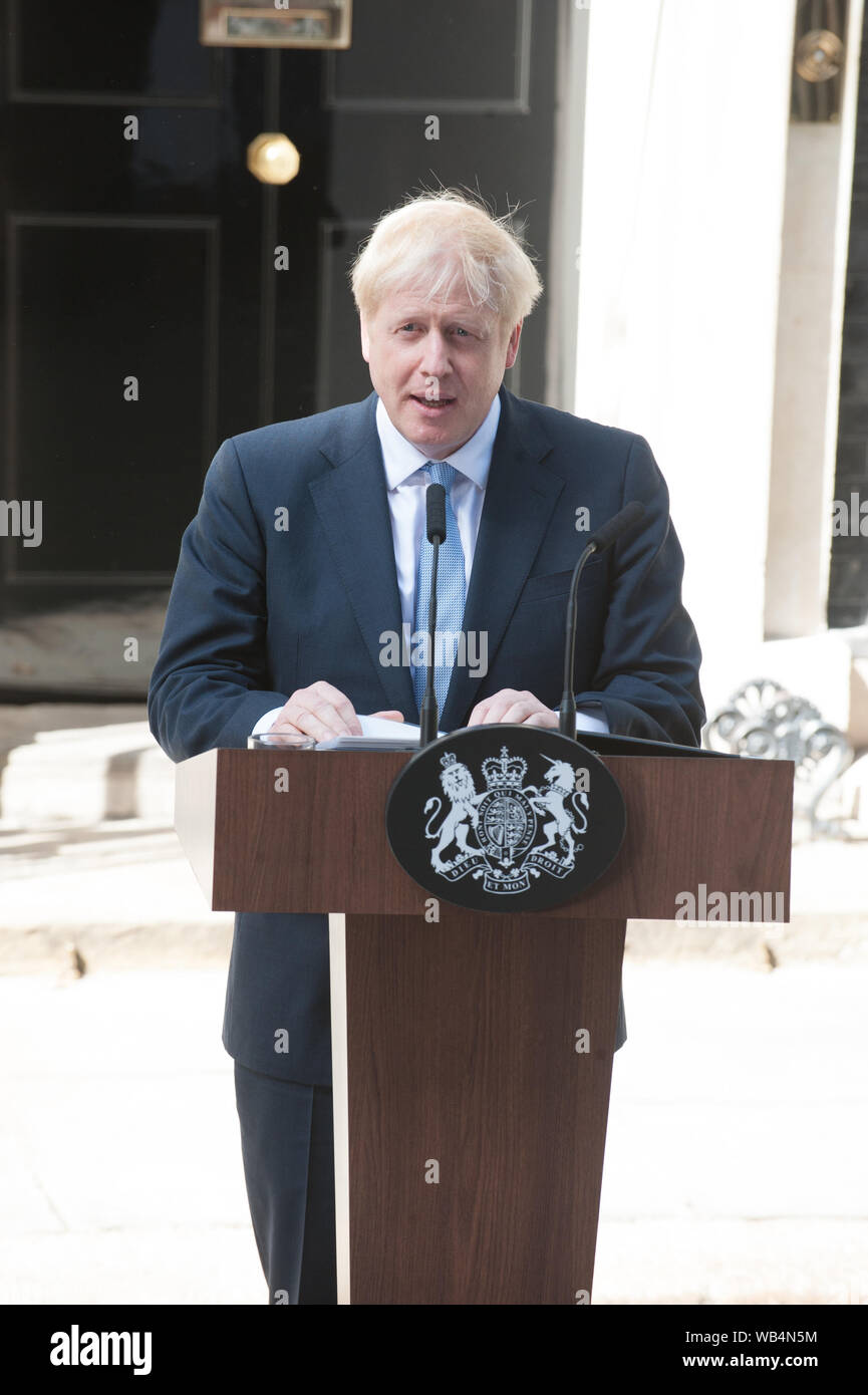 Boris Johnson arriva al numero 10 di Downing Street e rende il suo primo discorso come il nuovo Primo Ministro con il suo padre e il partner Carrie Symonds in partecipazione con: Boris Johnson dove: Londra, Regno Unito quando: 24 lug 2019 Credit: WENN.com Foto Stock