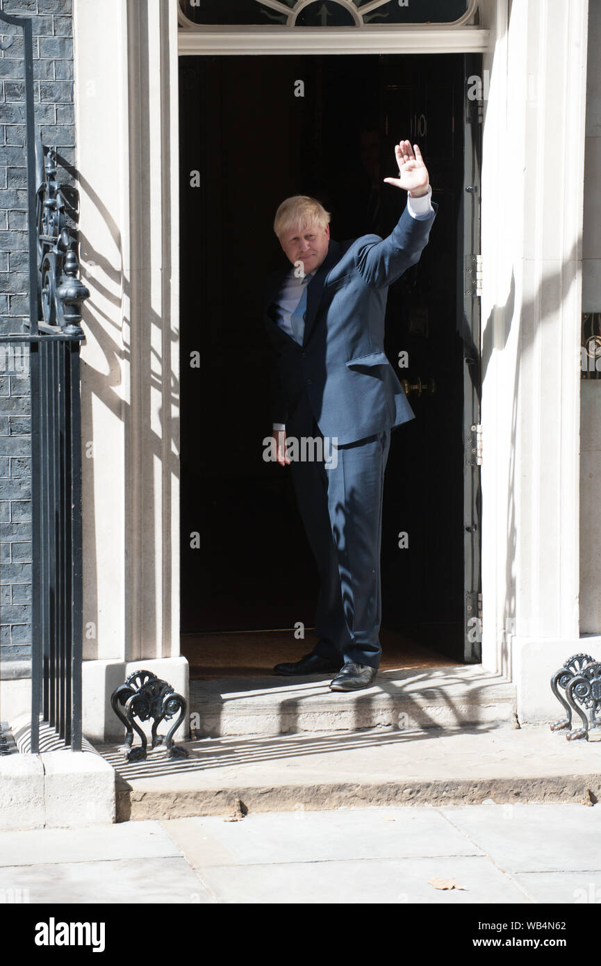 Boris Johnson arriva al numero 10 di Downing Street e rende il suo primo discorso come il nuovo Primo Ministro con il suo padre e il partner Carrie Symonds in partecipazione con: Boris Johnson dove: Londra, Regno Unito quando: 24 lug 2019 Credit: WENN.com Foto Stock