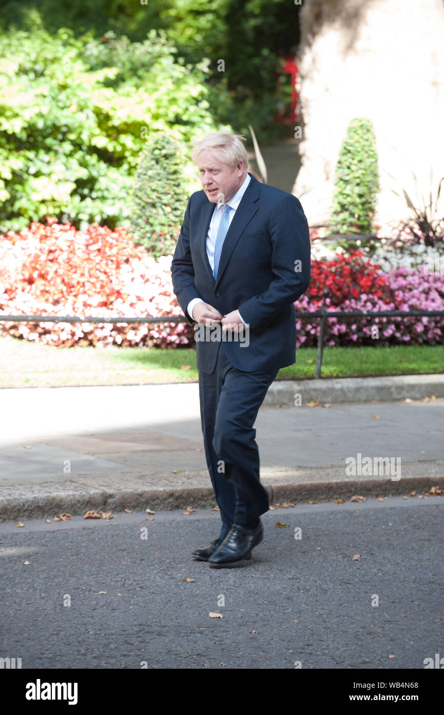 Boris Johnson arriva al numero 10 di Downing Street e rende il suo primo discorso come il nuovo Primo Ministro con il suo padre e il partner Carrie Symonds in partecipazione con: Boris Johnson dove: Londra, Regno Unito quando: 24 lug 2019 Credit: WENN.com Foto Stock