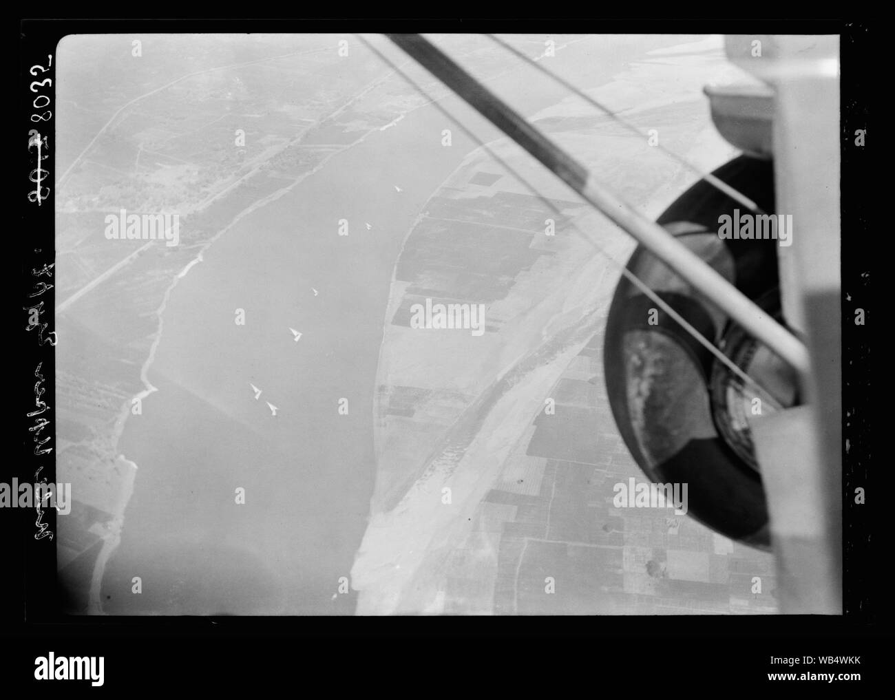 L'Egitto. Tebe al confine meridionale dell'Egitto. Vista aerea. La scena del Nilo in Egitto superiore Abstract/medio: G. Eric e Edith Matson Collezione fotografica Foto Stock