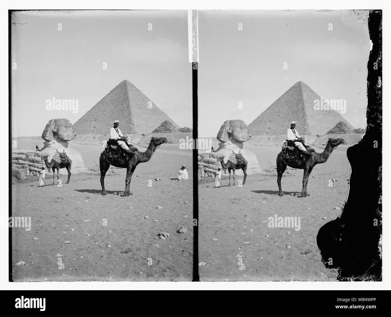 L'Egitto, la Grande Piramide, la Sfinge, uomo sul cammello Abstract/medio: G. Eric e Edith Matson Collezione fotografica Foto Stock