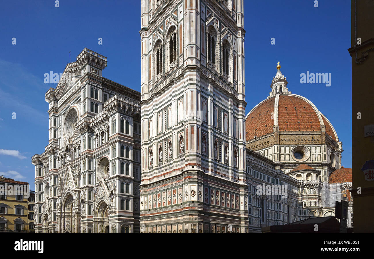 L'Italia. Il Duomo di Firenze. La facciata con il campanile di Giotto e