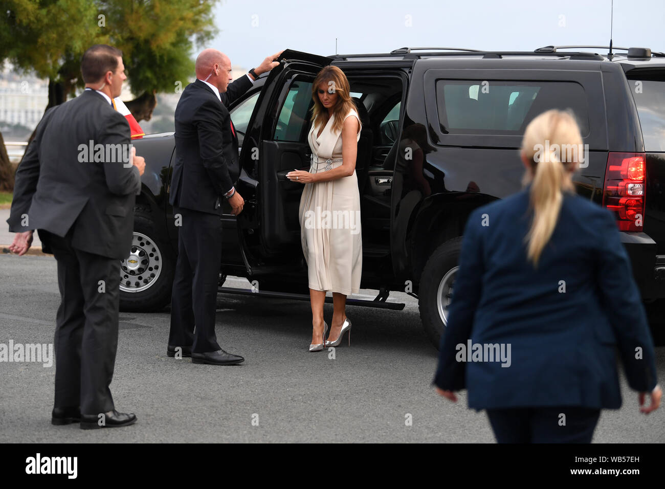 Noi prima signora Melania Trump arriva davanti a una cena di lavoro presso il faro di Biarritz, a Biarritz, Francia, 24 agosto 2019. Il Vertice del G7 corre dal 24 al 26 agosto a Biarritz. Foto Stock