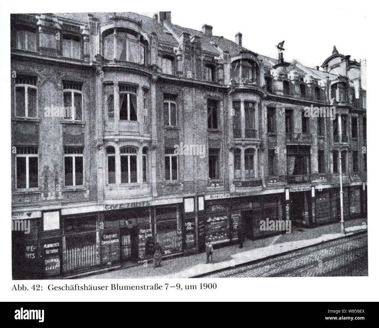 Düsseldorf, Geschäftshäuser Blumenstraße 7 bis 9, um 1900 (Pietro Hüttenberger - Die Industrie- und Verwaltungsstadt (20. Jahrhundert) di Düsseldorf. Banda 3. Schwann, Düsseldorf 1990). Foto Stock