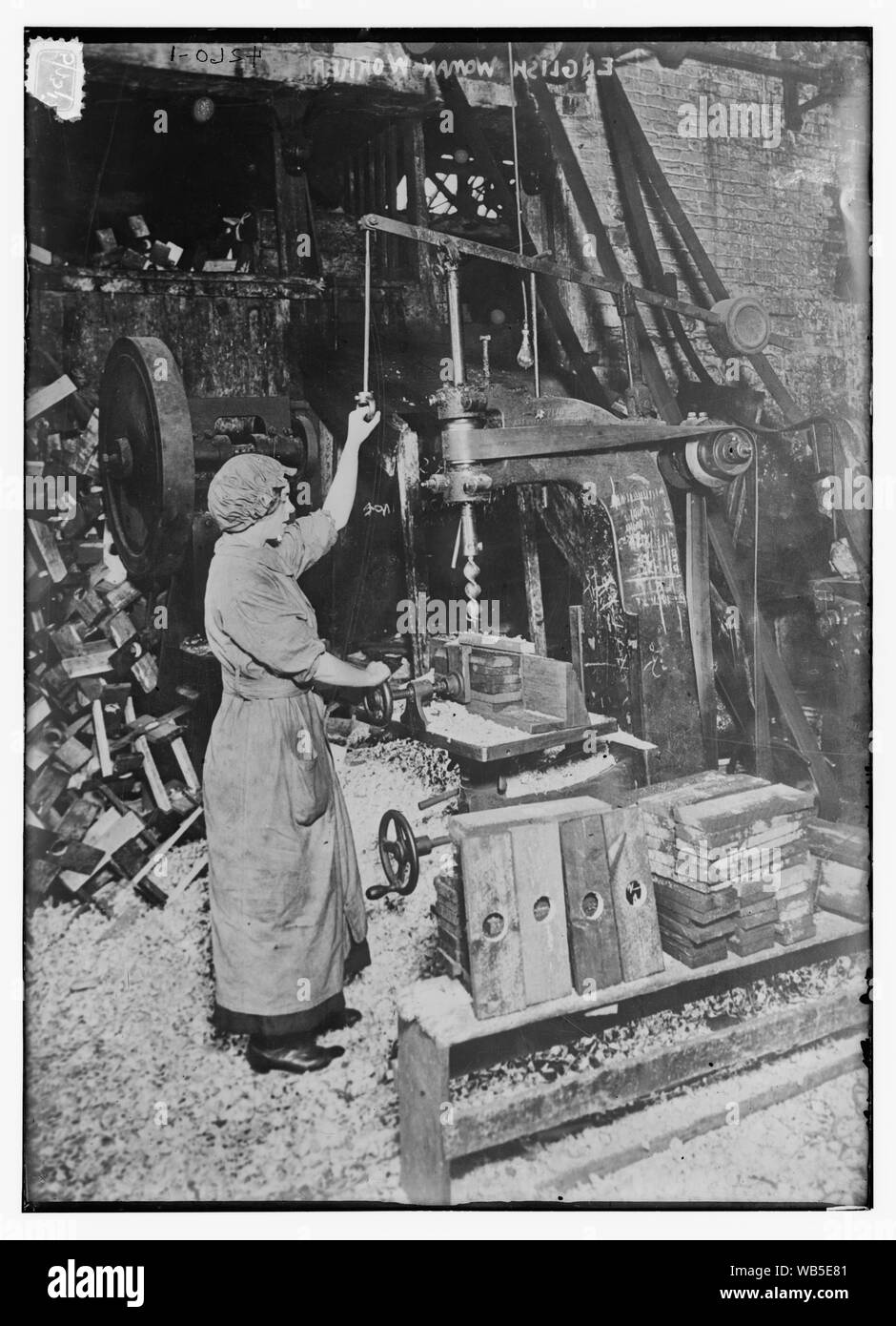 Donna inglese lavoratore Abstract/medio: 1, negativo : vetro ; 5 x 7 in. o inferiore. Foto Stock