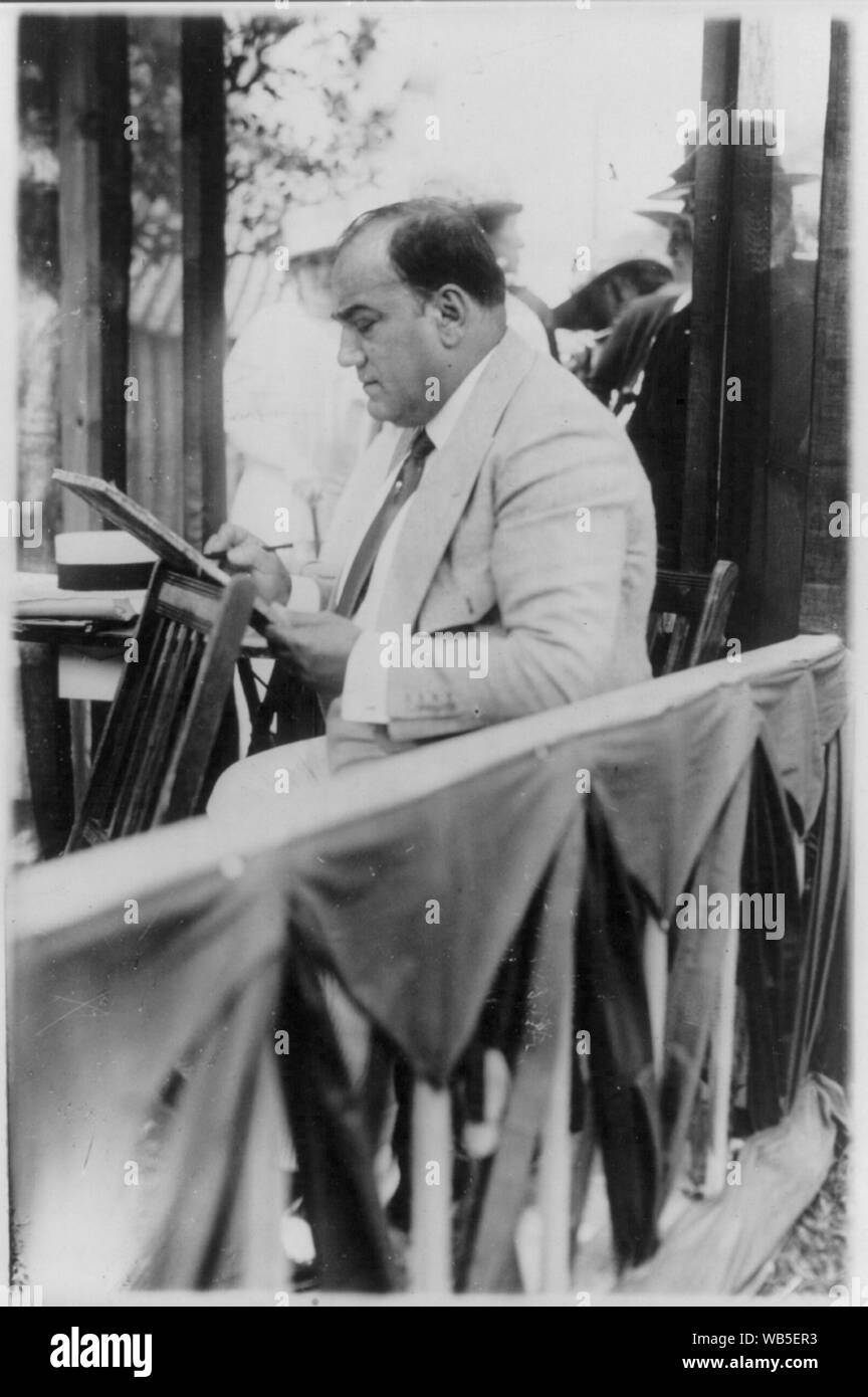 Enrico Caruso, 1873-1921, disegno caricatura schizzi in stand alla fiera di beneficenza a Southampton, L.I., profilo sinistro Abstract/medio: 1 stampa fotografica. Foto Stock