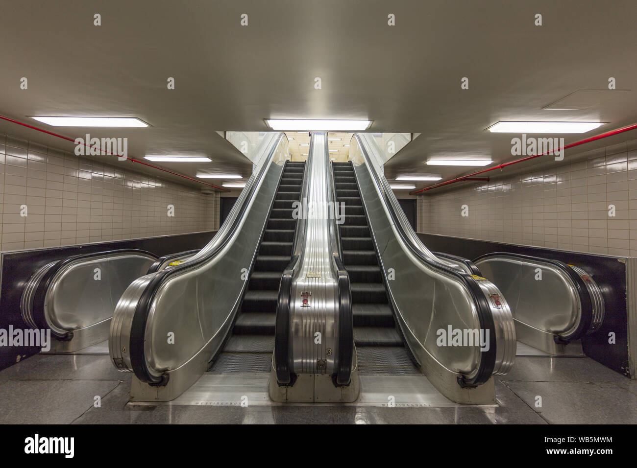 Scale mobili a Orville Wright Edificio Federale di Washington, D.C. Foto Stock