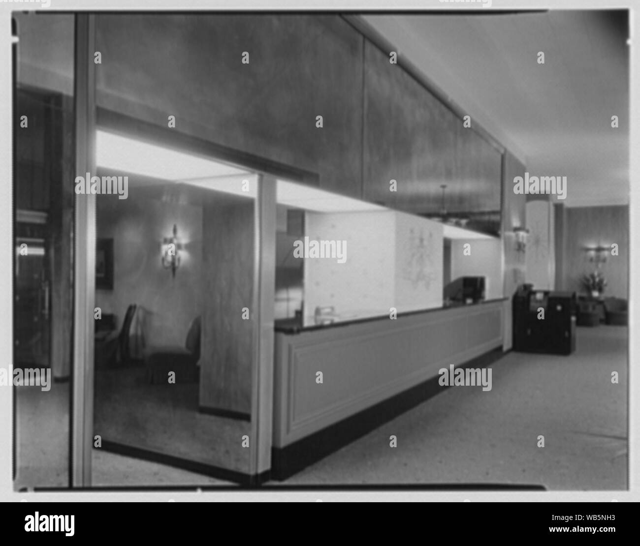 Essex House, Central Park South. Abstract/medio: Collezione Gottscho-Schleisner Foto Stock