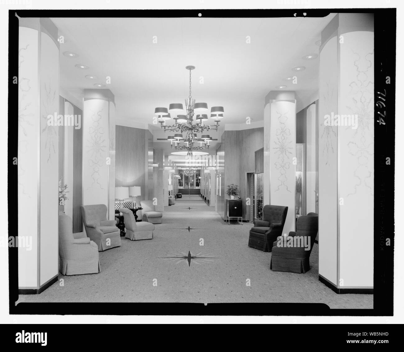 Essex House, Central Park South. Abstract/medio: Collezione Gottscho-Schleisner Foto Stock