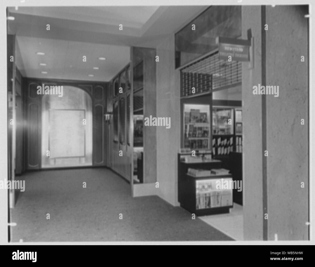 Essex House, Central Park South. Abstract/medio: Collezione Gottscho-Schleisner Foto Stock