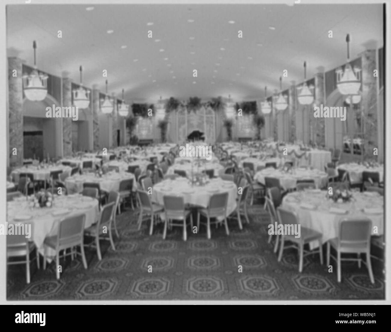 Essex House, colonnati. Abstract/medio: Collezione Gottscho-Schleisner Foto Stock